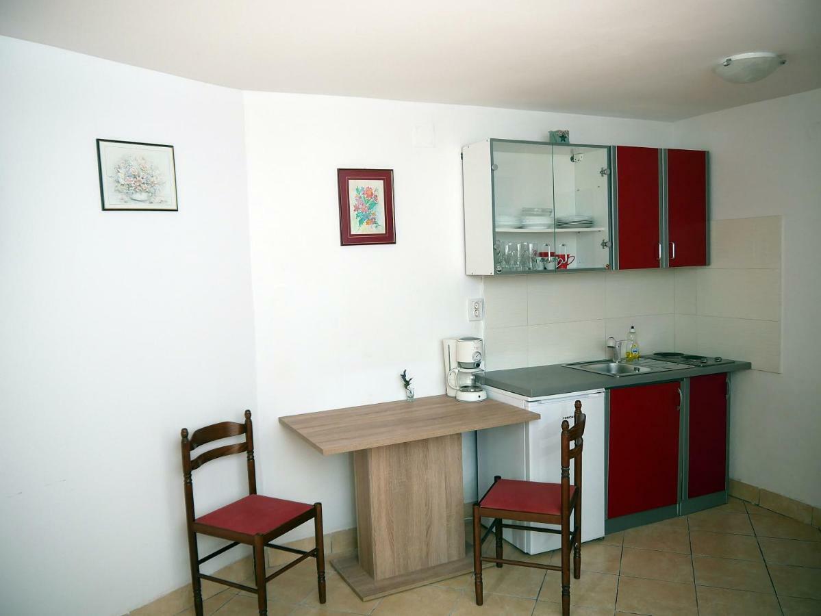Apartment Gaga And Nia 크르크 외부 사진